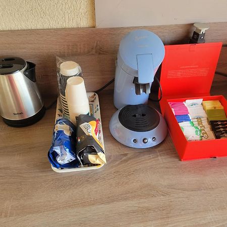 Les Pertuis Rochelais Acomodação com café da manhã Périgny Exterior foto